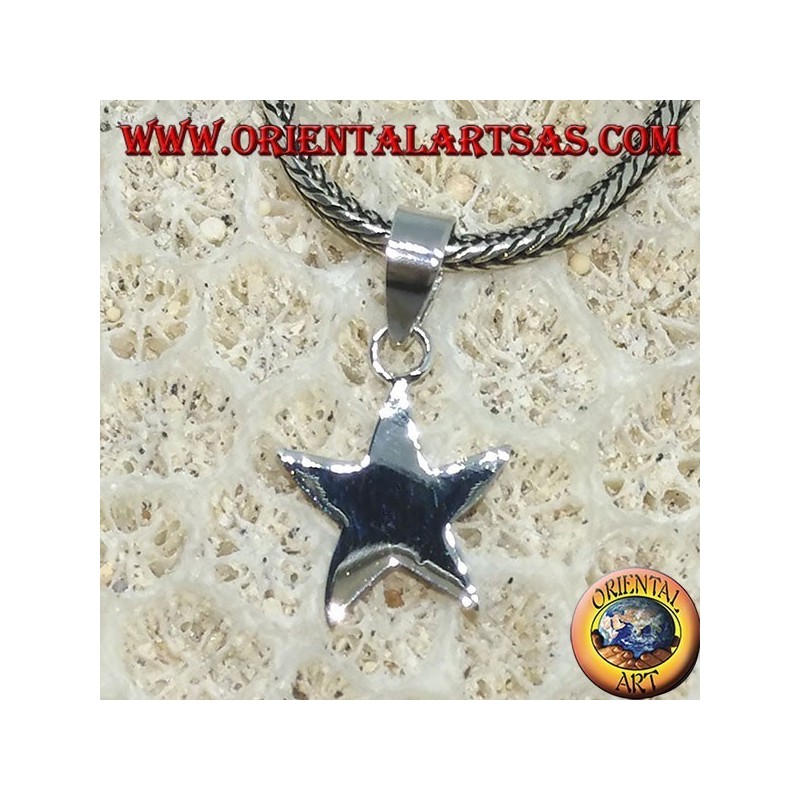 Simple pendentif en argent en forme d'étoile