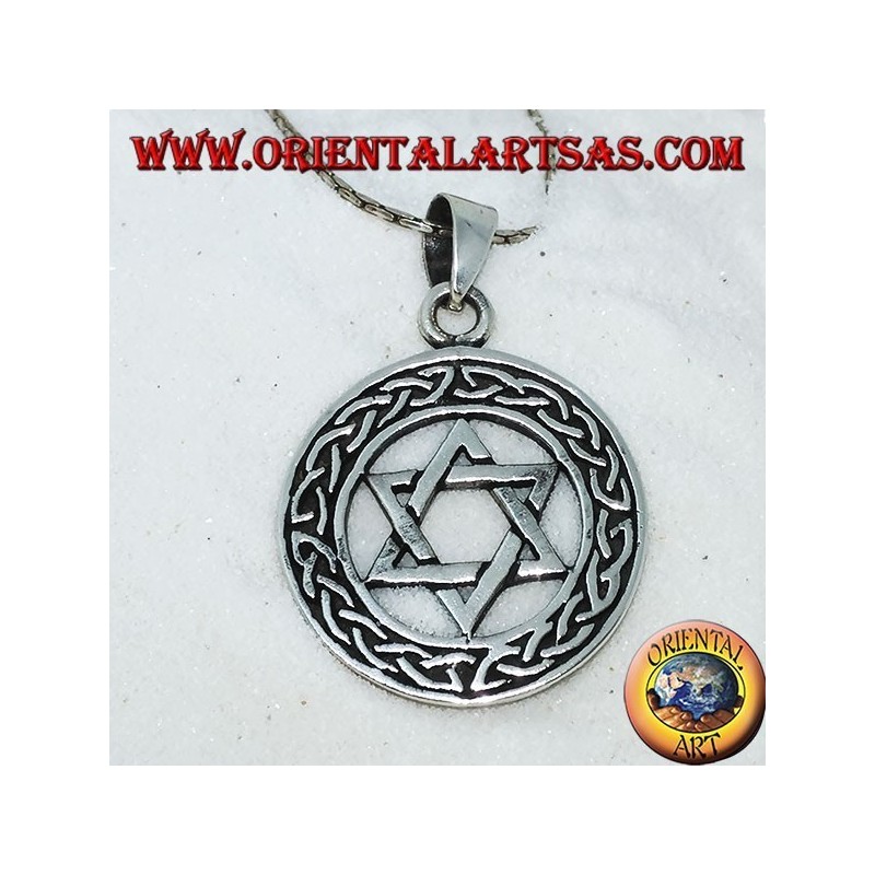 Pendentif étoile de David en argent dans le cercle avec noeud
