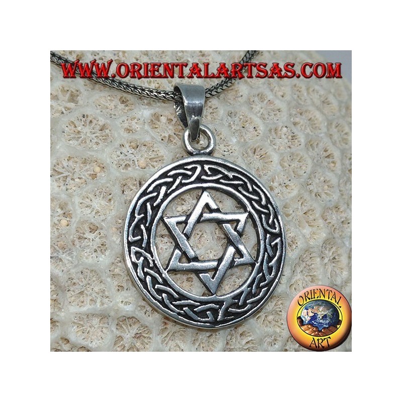 Pendentif étoile de David en argent dans le cercle avec noeud