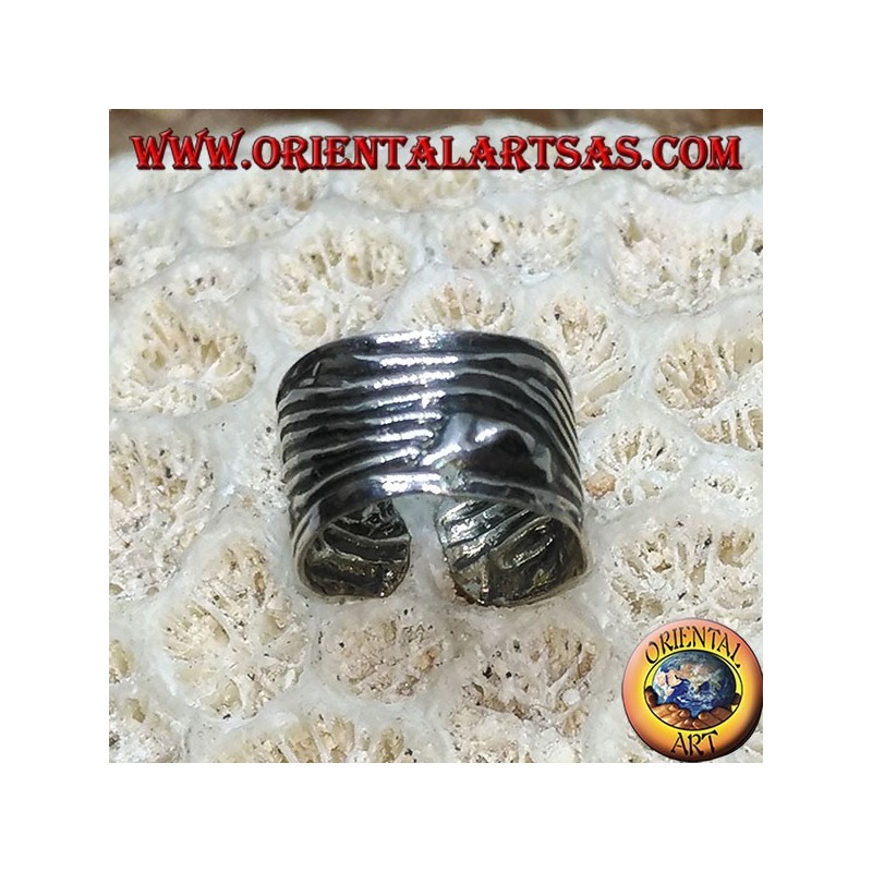 Boucle d'oreille en argent avec bande de vagues