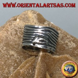 Boucle d'oreille en argent avec bande de vagues