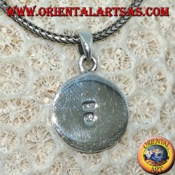 Medalla de plata colgante con bajo relieve estrella de david.