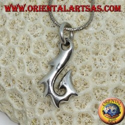 Silver pendant, HEI Matau fish hook typical of the Hawaiian Islands