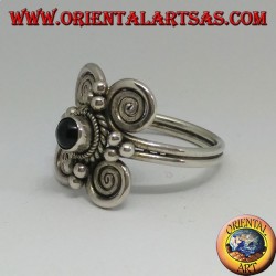 Silver ring with round onyx and 4 spirals around