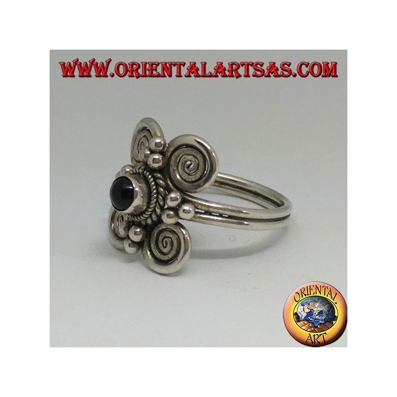 Anello in argento con onice tonda e 4 spirali  intorno