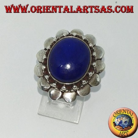Bague en argent avec lapis-lazuli ovale entouré de plaques rondes