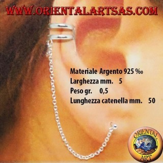 Pendiente Ear Cuff con cadena de plata, con dos círculos.