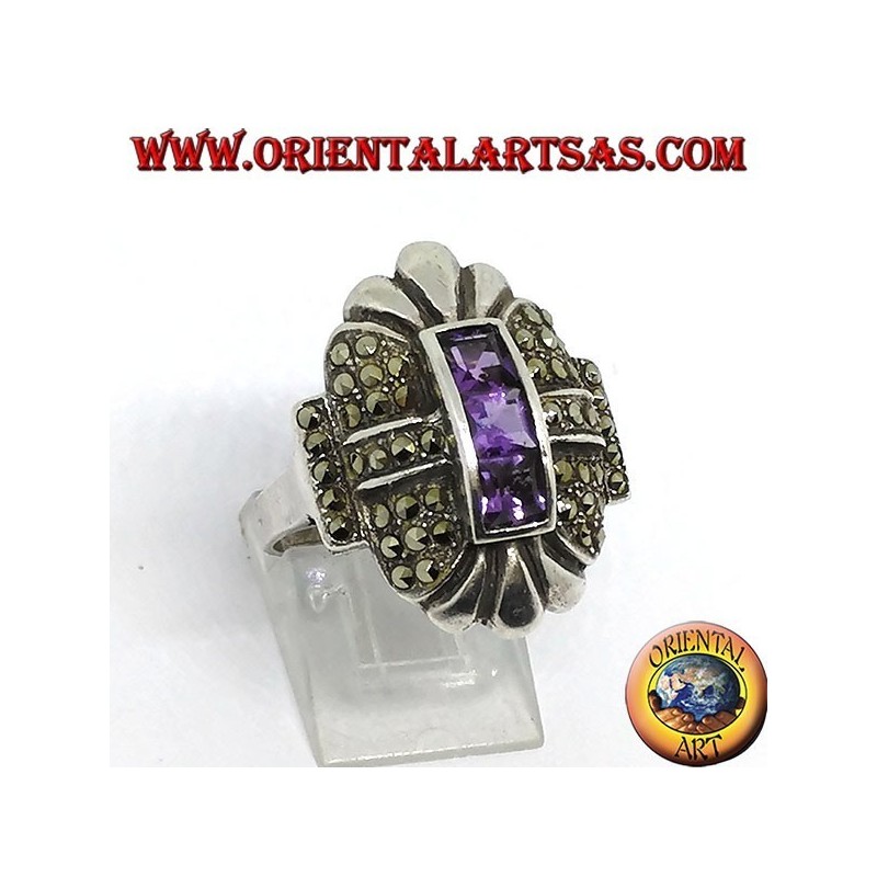 Anello in argento con marcasite e tre ametista quadrate in fila al centro