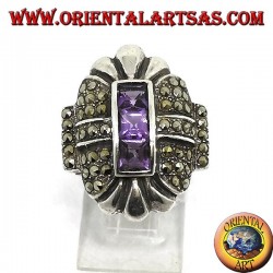 Silberring mit Markasit und drei quadratischen Amethysten in einer Reihe in der Mitte