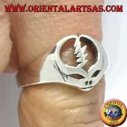 Anillo de plata, calavera alienígena.