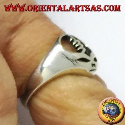 Silver ring, alien skull