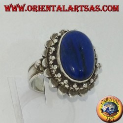 Bague en argent avec gros lapis-lazuli ovale entouré de billes