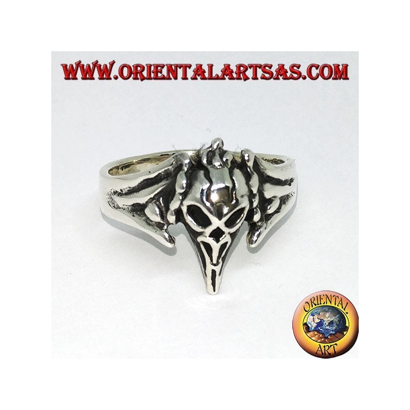 Silver ring with the crow's skull