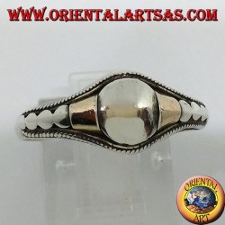 Anillo de plata hecho a mano con 14 inserciones en lámina de oro karati.