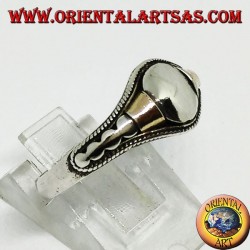 Anillo de plata hecho a mano con 14 inserciones en lámina de oro karati.