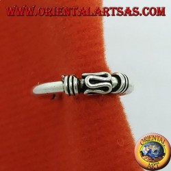 Manchette d'oreille en argent, boucle d'oreille avec un cercle travaillé avec spirale au centre