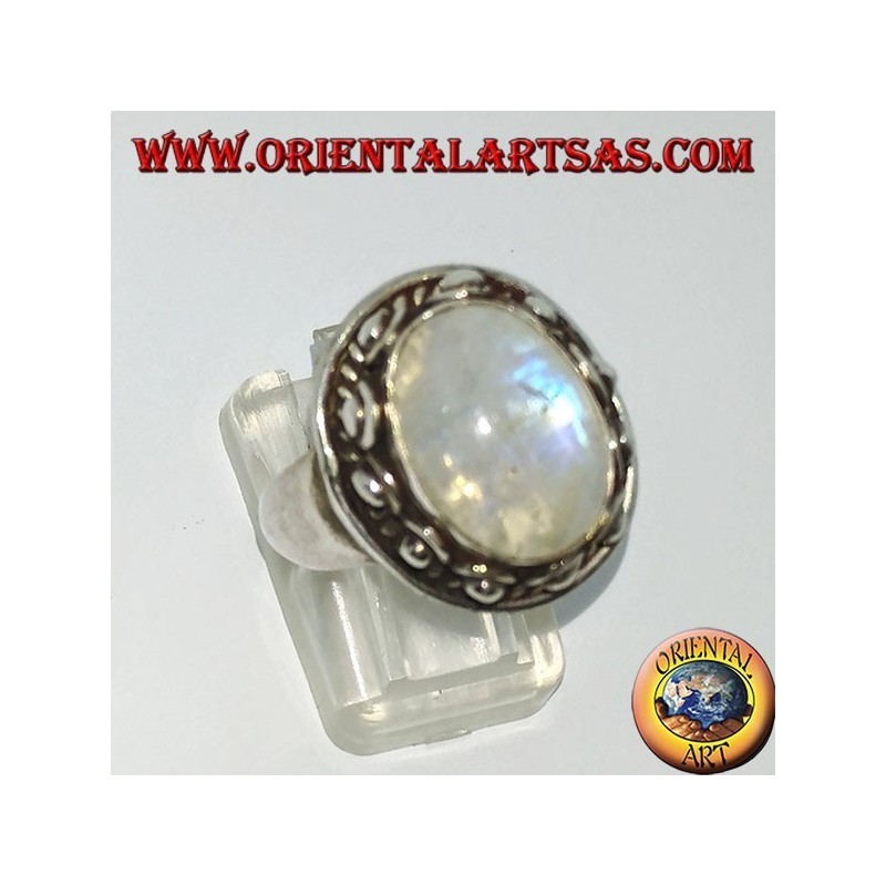 Bague en argent avec pierre de lune arc-en-ciel ovale et sertie d'un bord clouté à pois