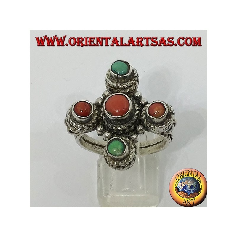 Anillo de plata con forma de cruz con corales naturales y turquesa.