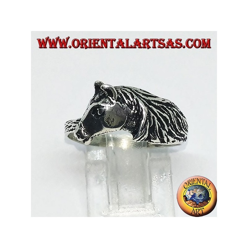Bague en argent d'une tête de cheval avec une crinière