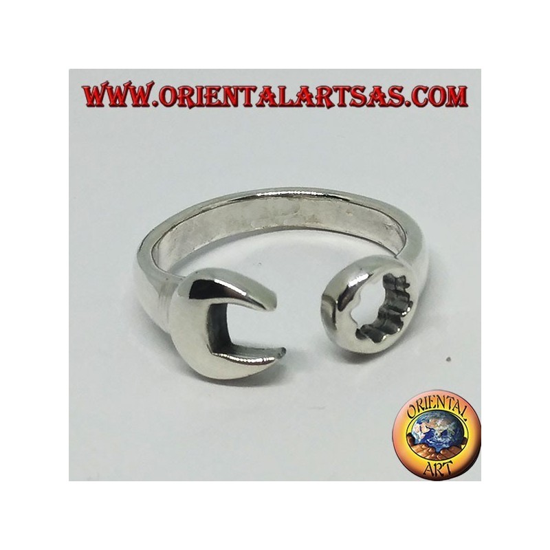 Bague en argent en forme d'anneau clé et fourchette combinées avec un mécanicien