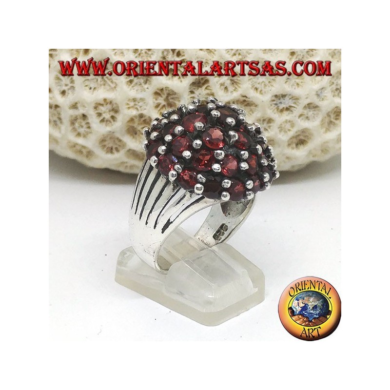 Anello in argento, a montagna con 35 granati naturali tondi 