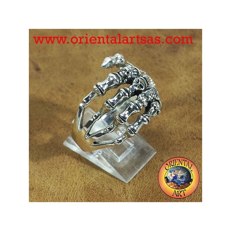 hand ring with skulls