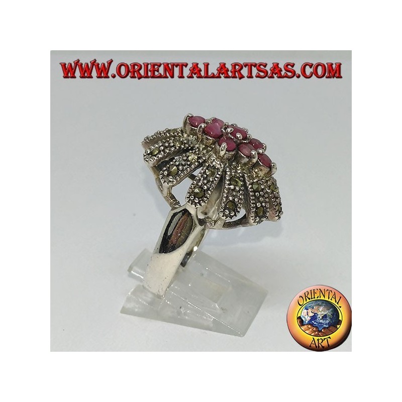 Bague en argent haut ovale avec 9 rubis sertie de marcassites