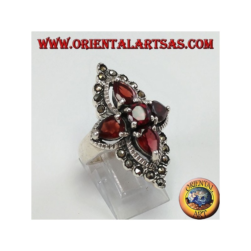 Silver ring, with 4 drop garnets and 1 natural round adorned with marcasite