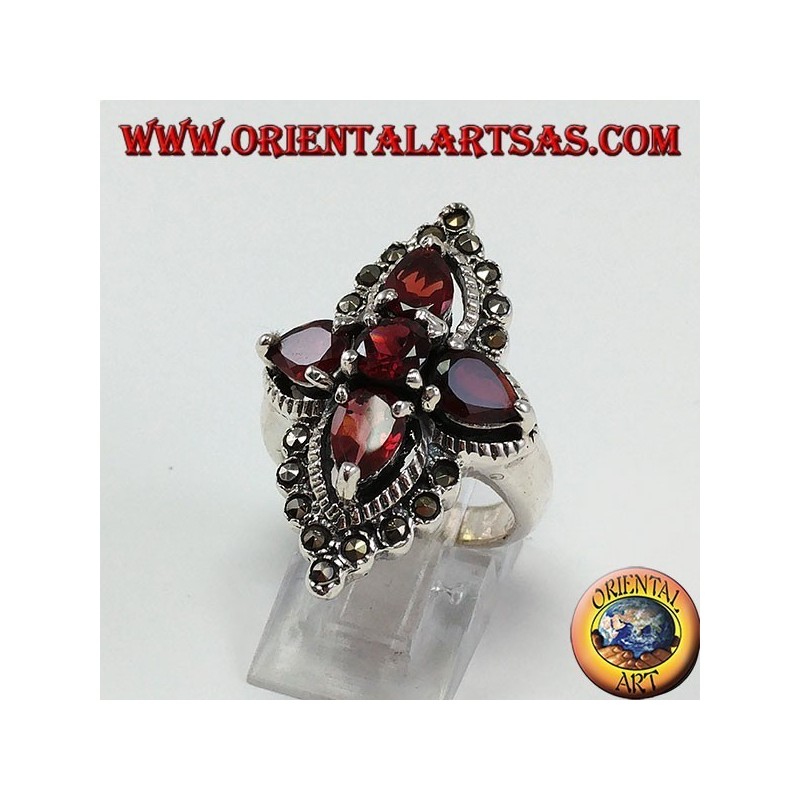 Silver ring, with 4 drop garnets and 1 natural round adorned with marcasite
