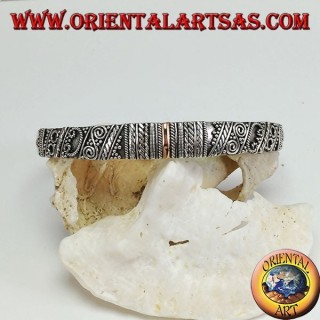 Bracelet en argent avec une plaque centrale en or 14 carats fabriquée à la main