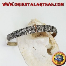 Bracelet en argent avec une plaque centrale en or 14 carats fabriquée à la main