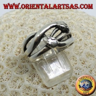 Anillo de plata con dos serpientes que son cortejadas, enamoradas.