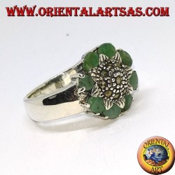 Silver ring with central flower and marcasites surrounded by 8 natural emeralds