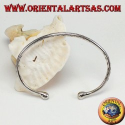 Rigid bracelet in silver, round engraved with waves engraved by hand