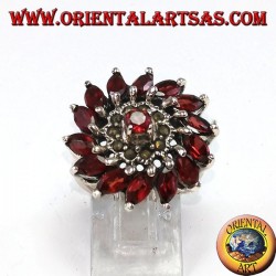 Round pinwheel ring in silver with 14 natural garnet beads