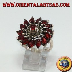 Bague ronde en argent avec 14 perles de grenat naturel