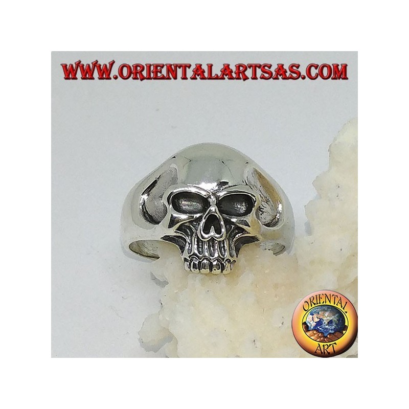 Bague en argent avec tête de mort mandibule et branches creuses