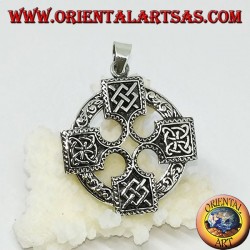Colgante de plata, cruz celta con odin gungnir.