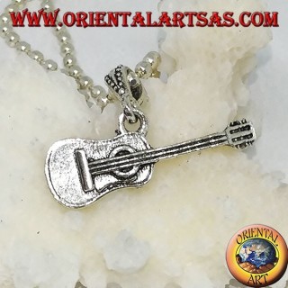 Guitare classique avec pendentif en argent