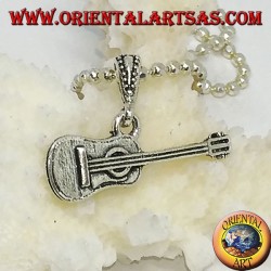 Guitare classique avec pendentif en argent