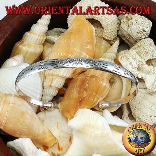 Bracciale rigido in argento,  con incisi maori fatti a mano