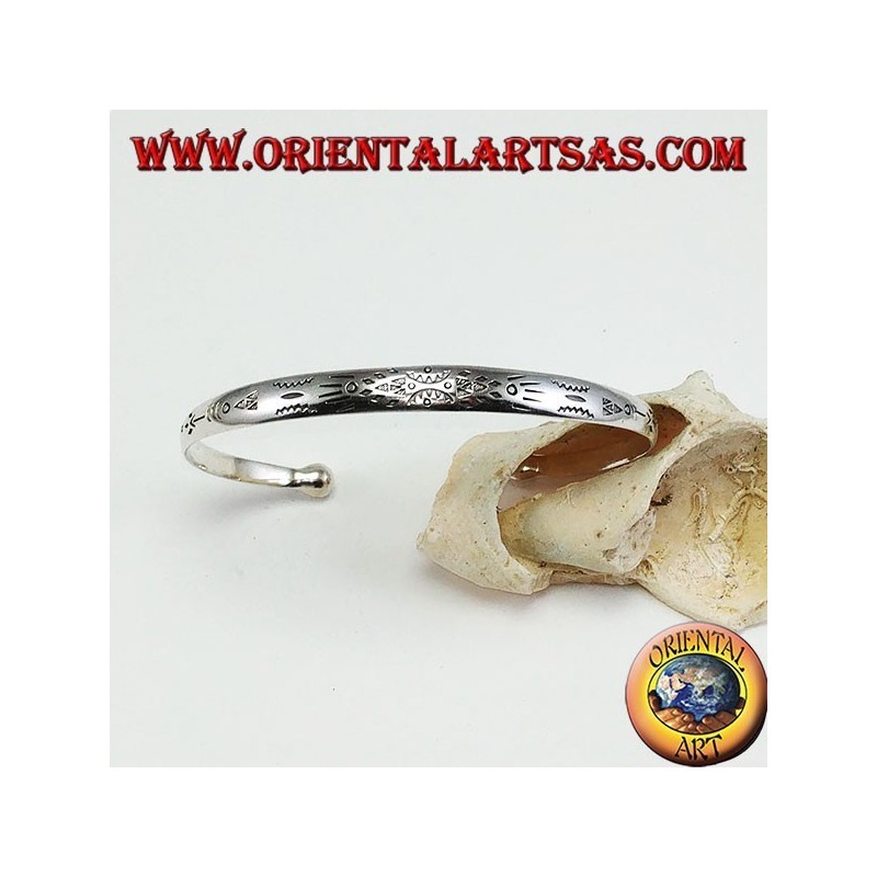 Rigid silver bracelet, engraved with handmade Maori
