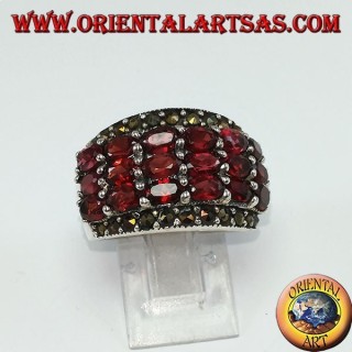 Bague en argent avec une bande arrondie avec 16 grenats naturels ovales