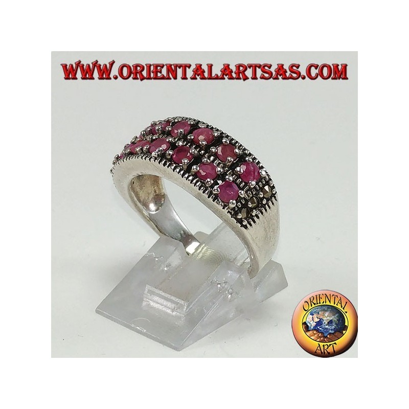 Anillo de la banda en plata con dos filas de rubíes redondos conjunto