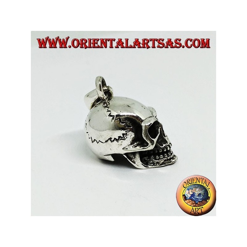 Skull pendant in 925 silver, homo sapiens.