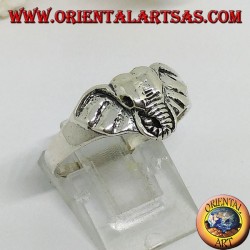 Bague en argent avec une tête d'éléphant