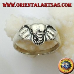 Bague en argent avec une tête d'éléphant