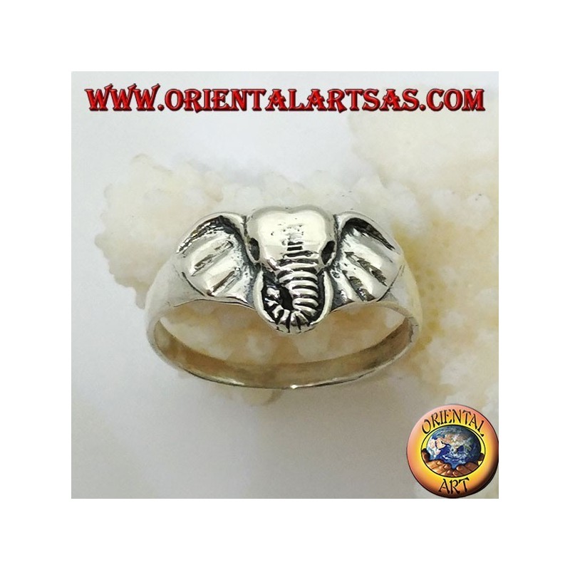 Anello in argento con una testa di elefante