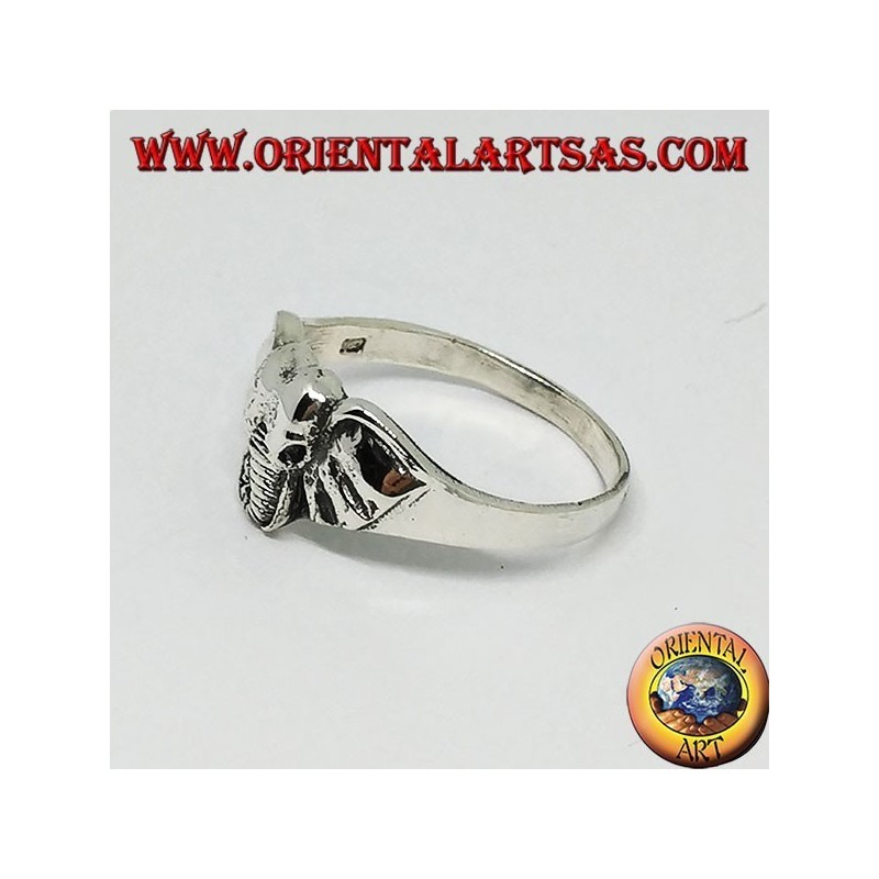 Anello in argento con una testa di elefante