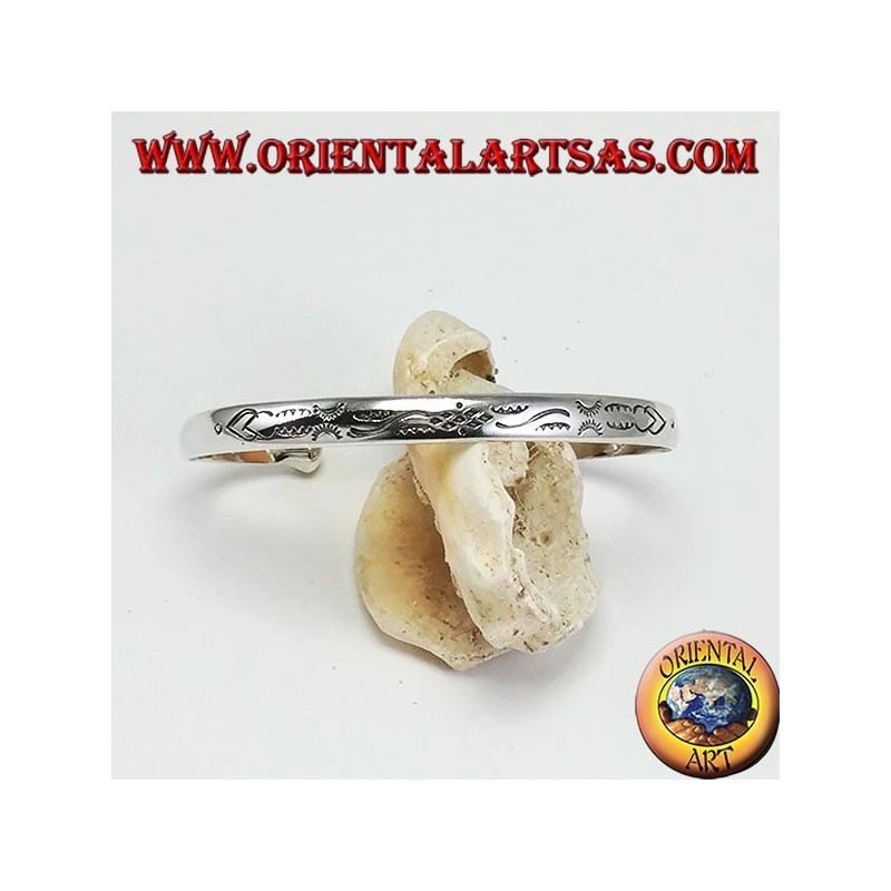 Steifes Armband in Silber mit balinesischen handgefertigten Gravierungen